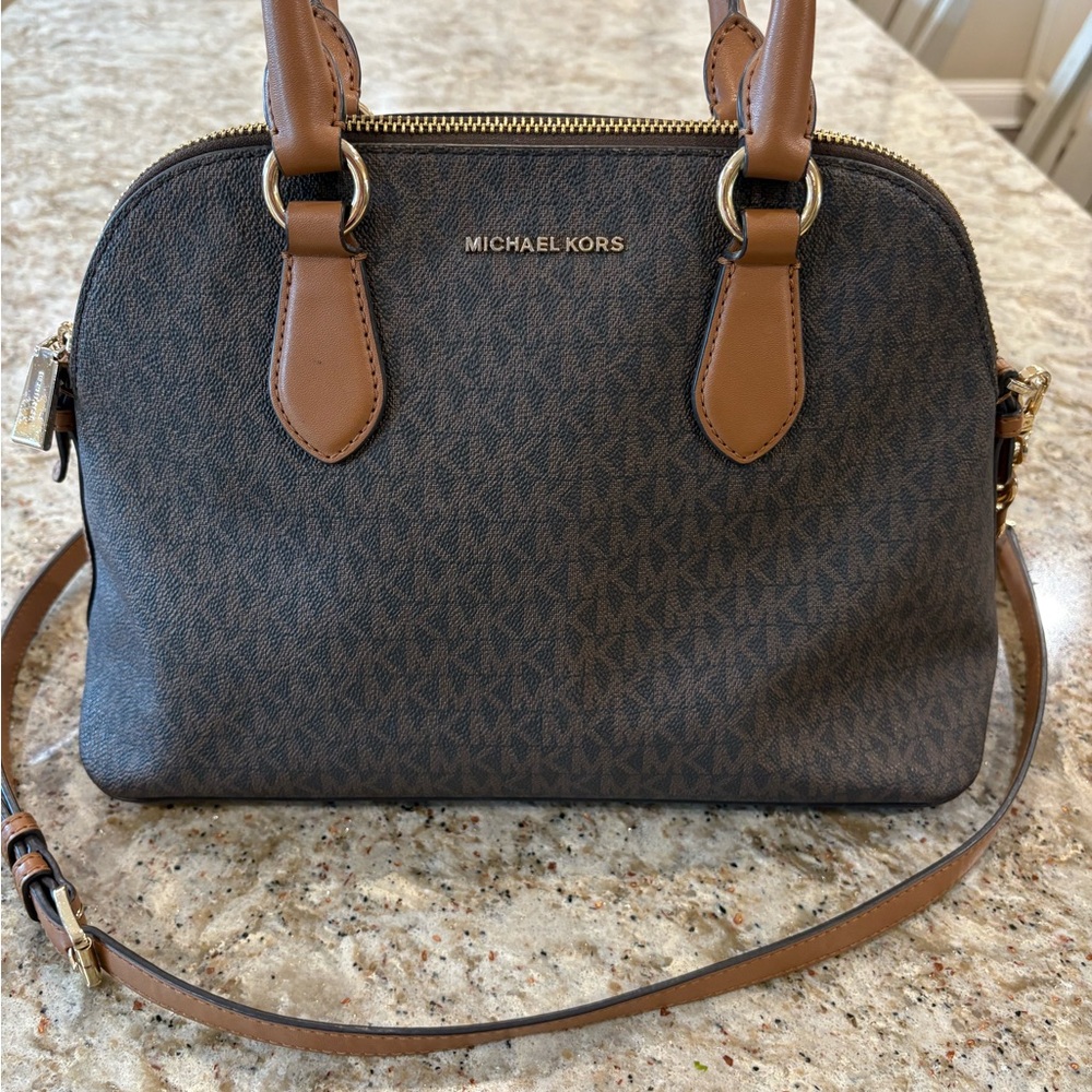 Michael Kors Veronica medium logo done satchel in Acorn/Brown.